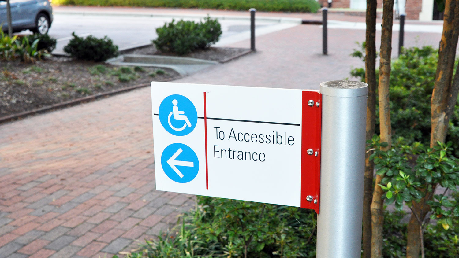 accessible entrance sign